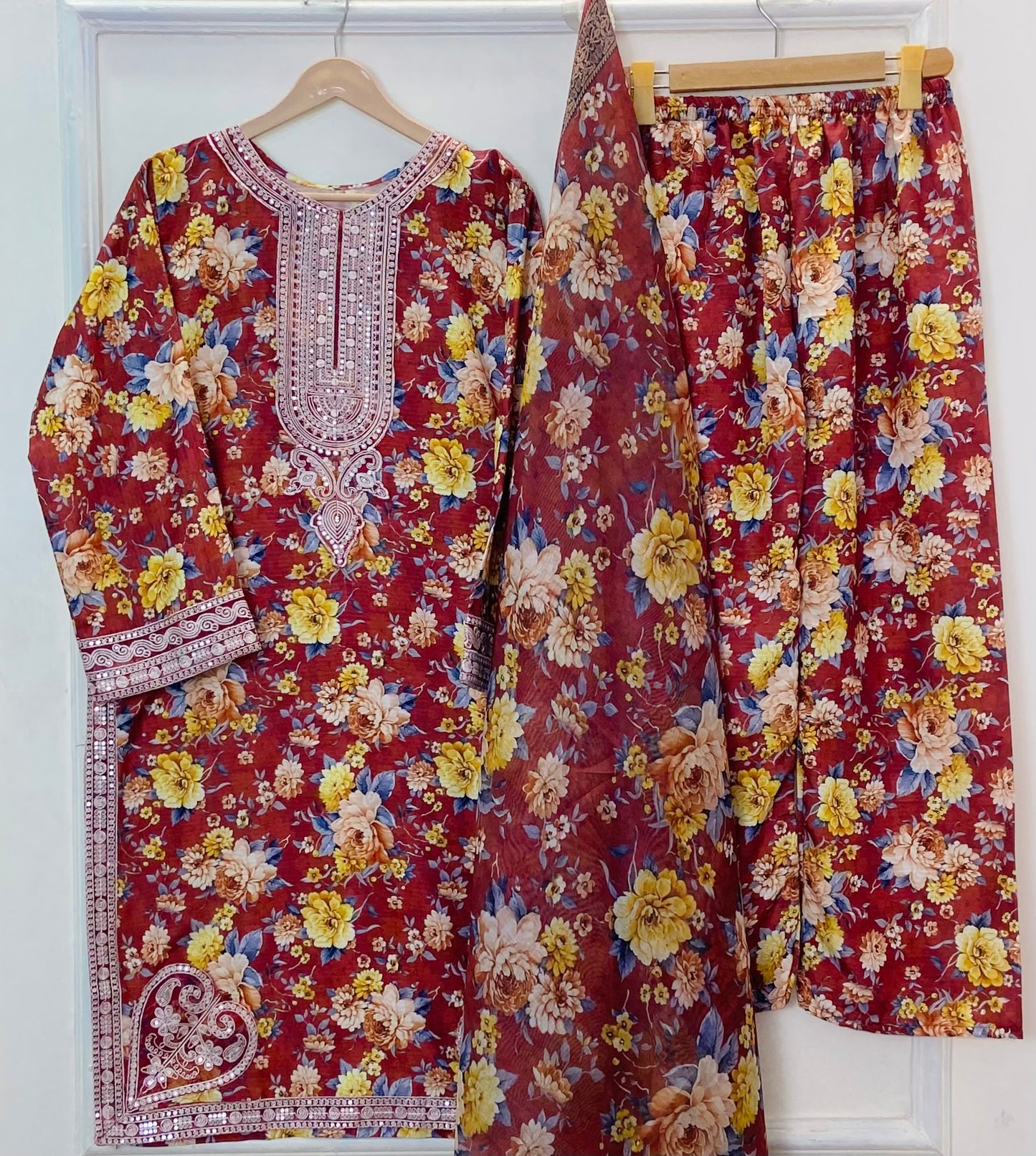 Sequins Embroidered Series: 3PC (Bana Dora Silk) D-366