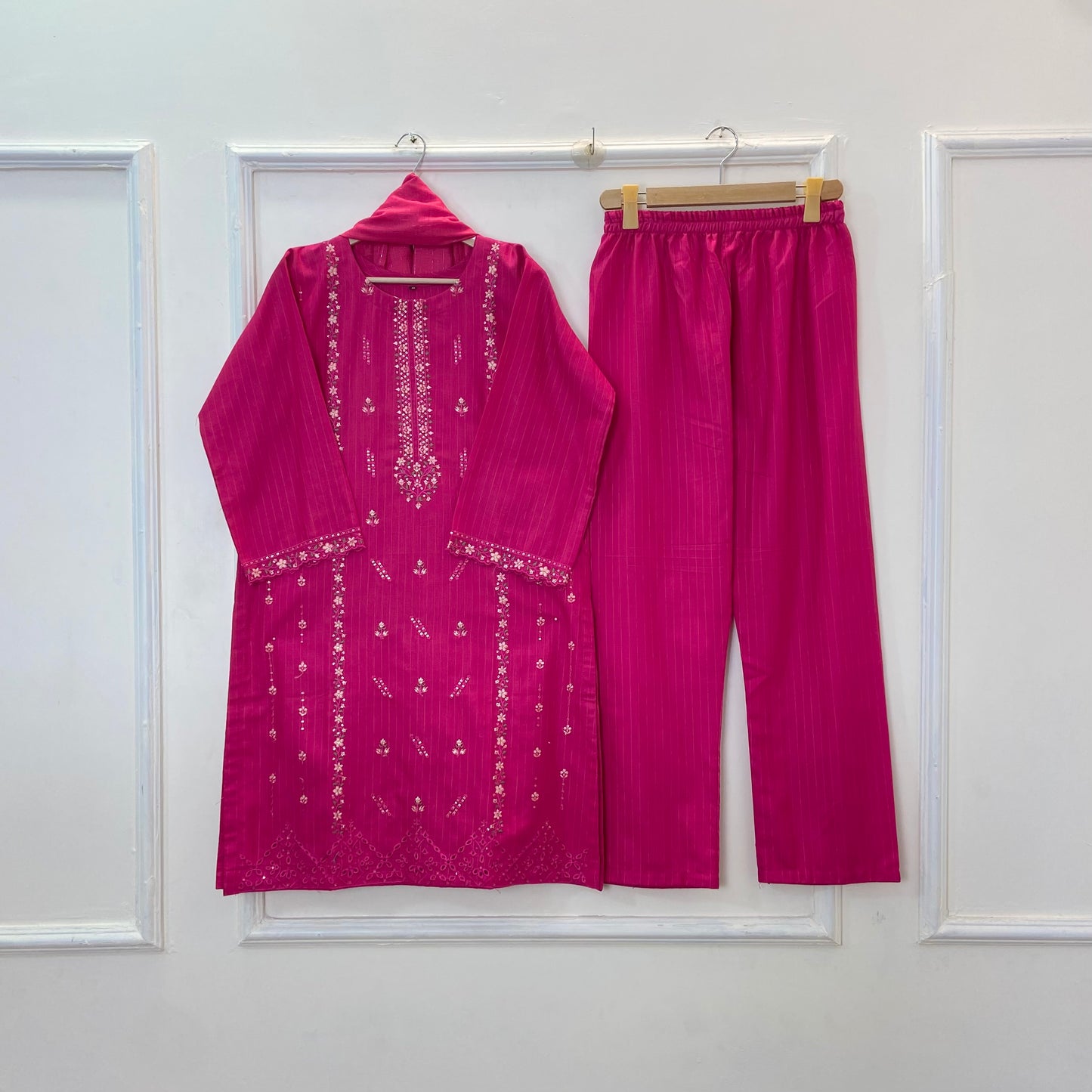 Classic Embroidered 3PC (Khaddar) D-307