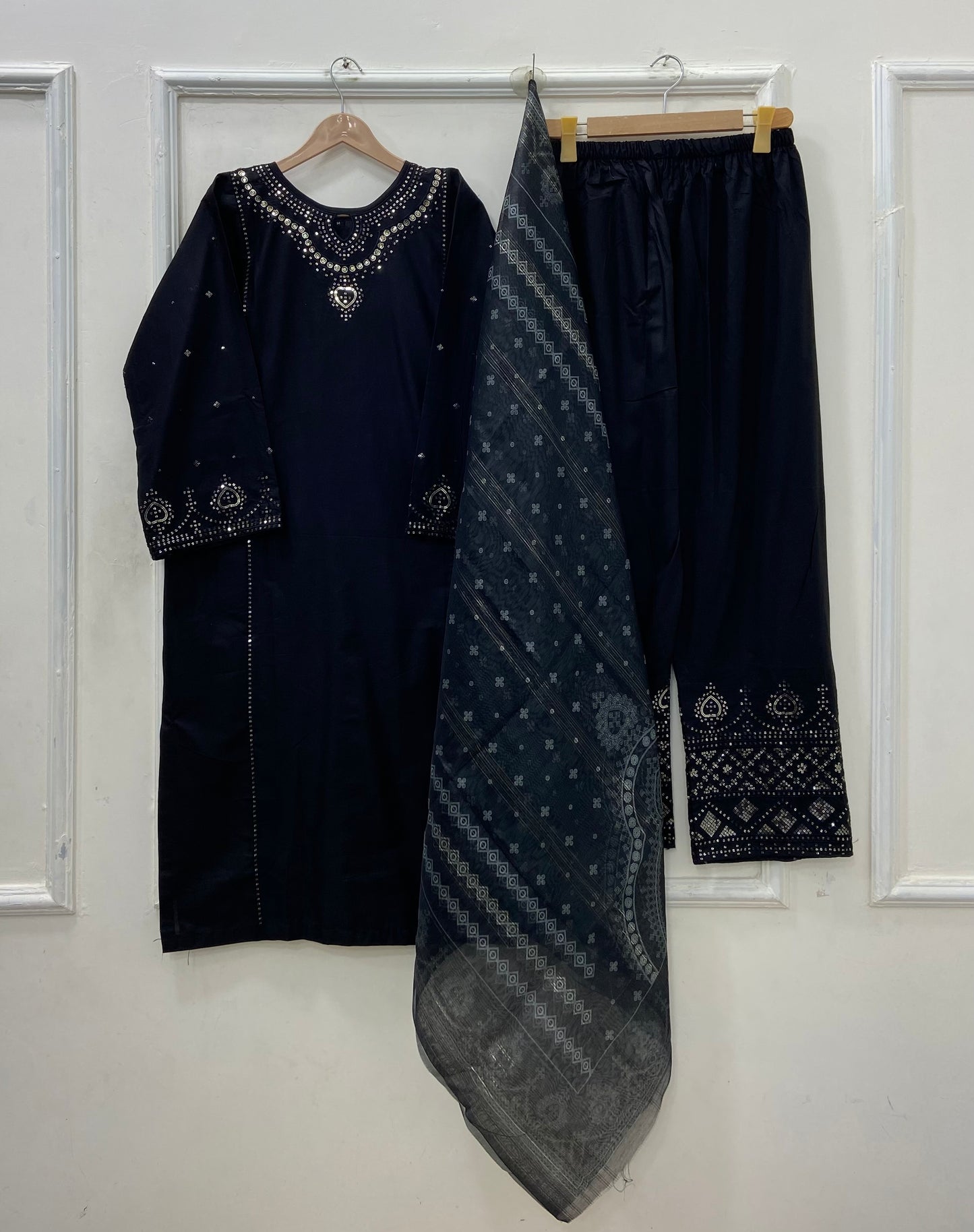 Guluna Formals | 3PC Lawn Cotton D-572