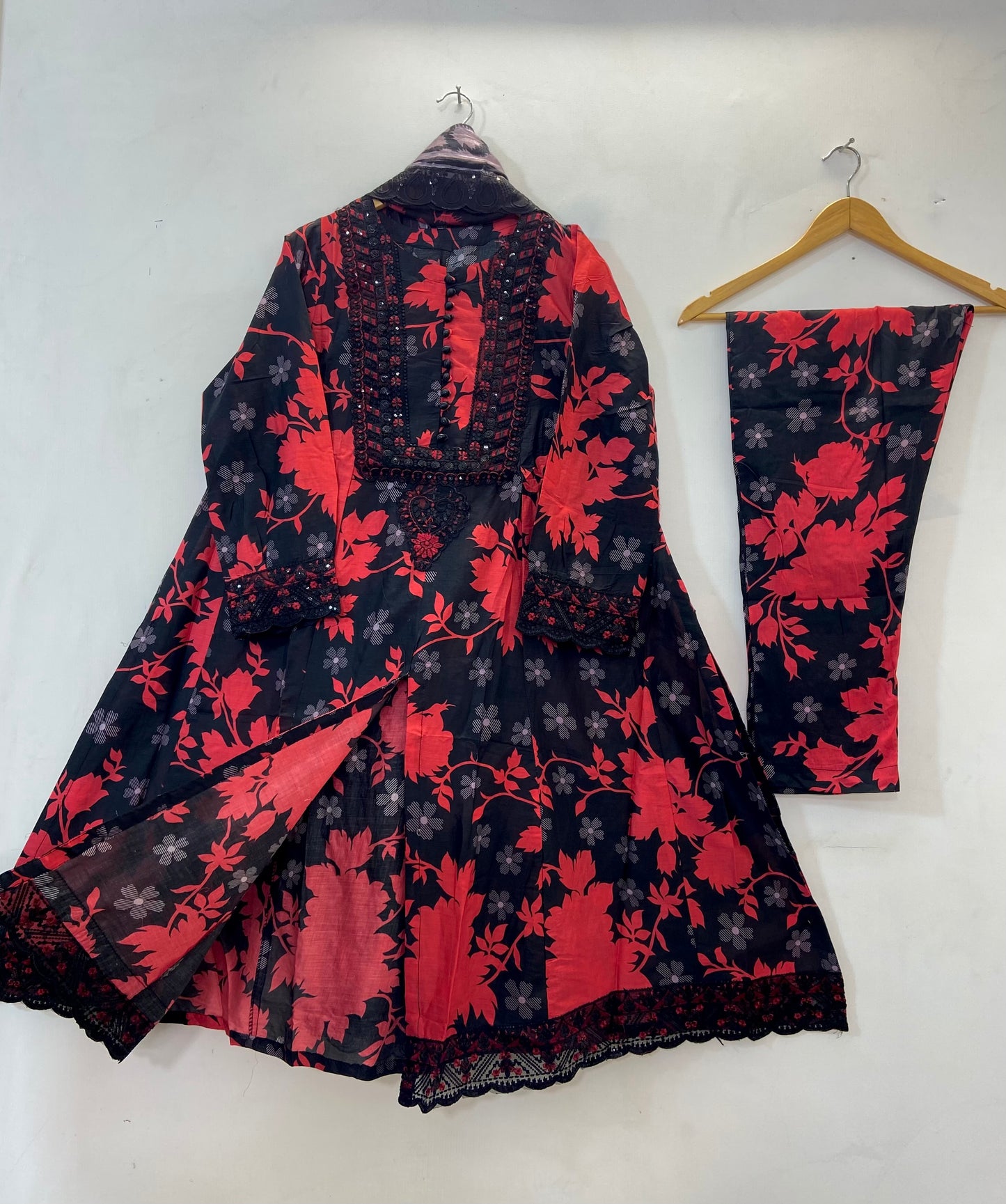Luxe Sequins Red 3PC (Lawn) 22