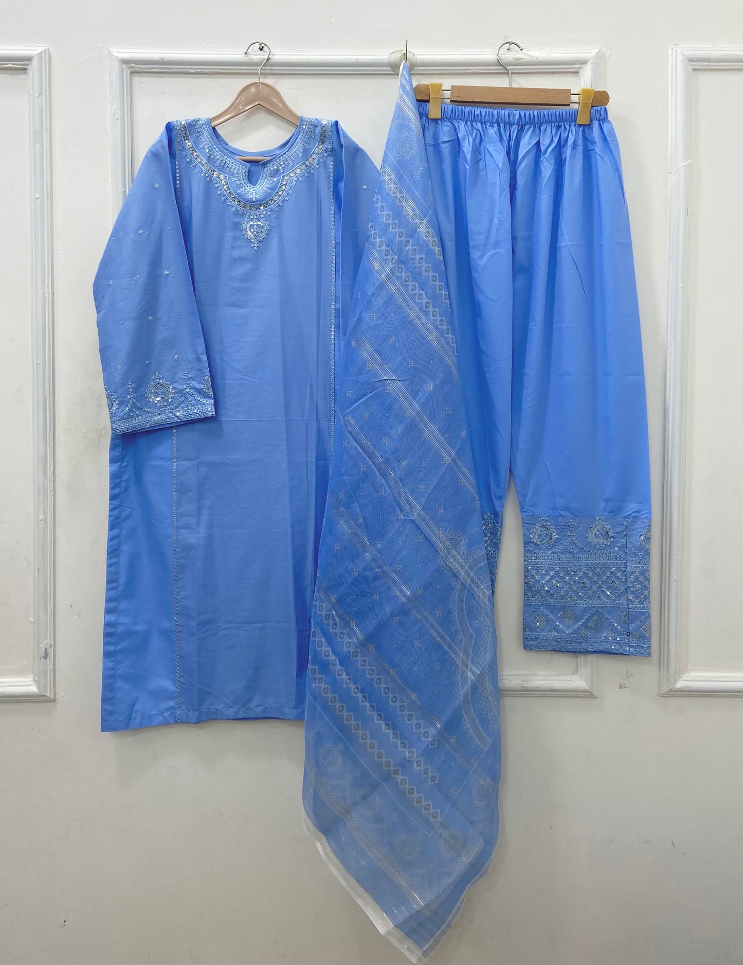 Guluna Formals | 3PC Lawn Cotton D-572