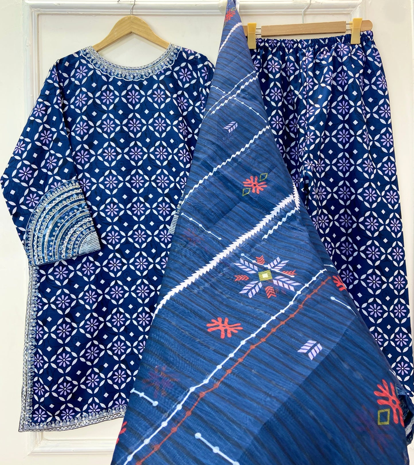 Silk Sequins Richness 3PC (Silk) D-255