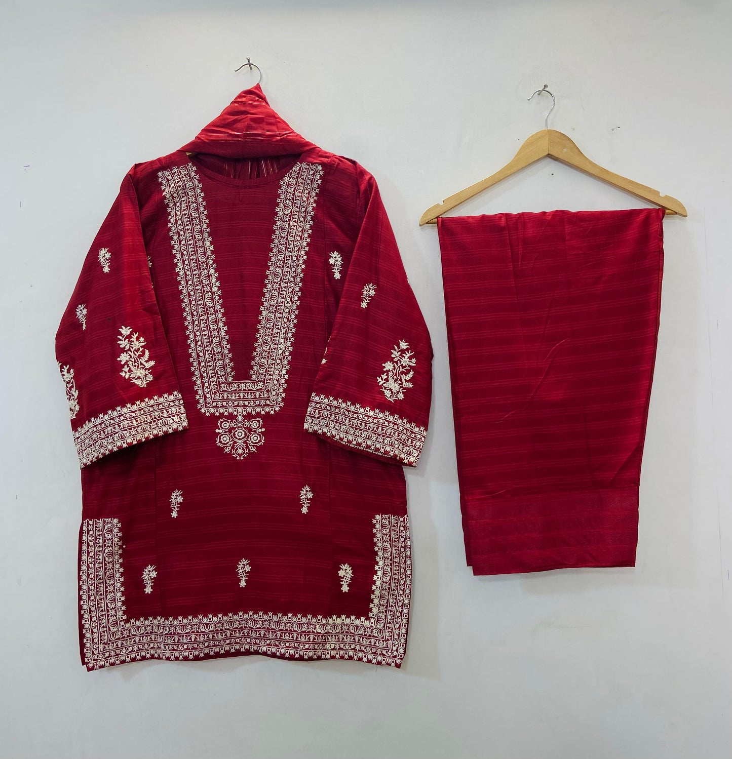 Embroidered Farshi 3PC (Cotton Lawn) D-69