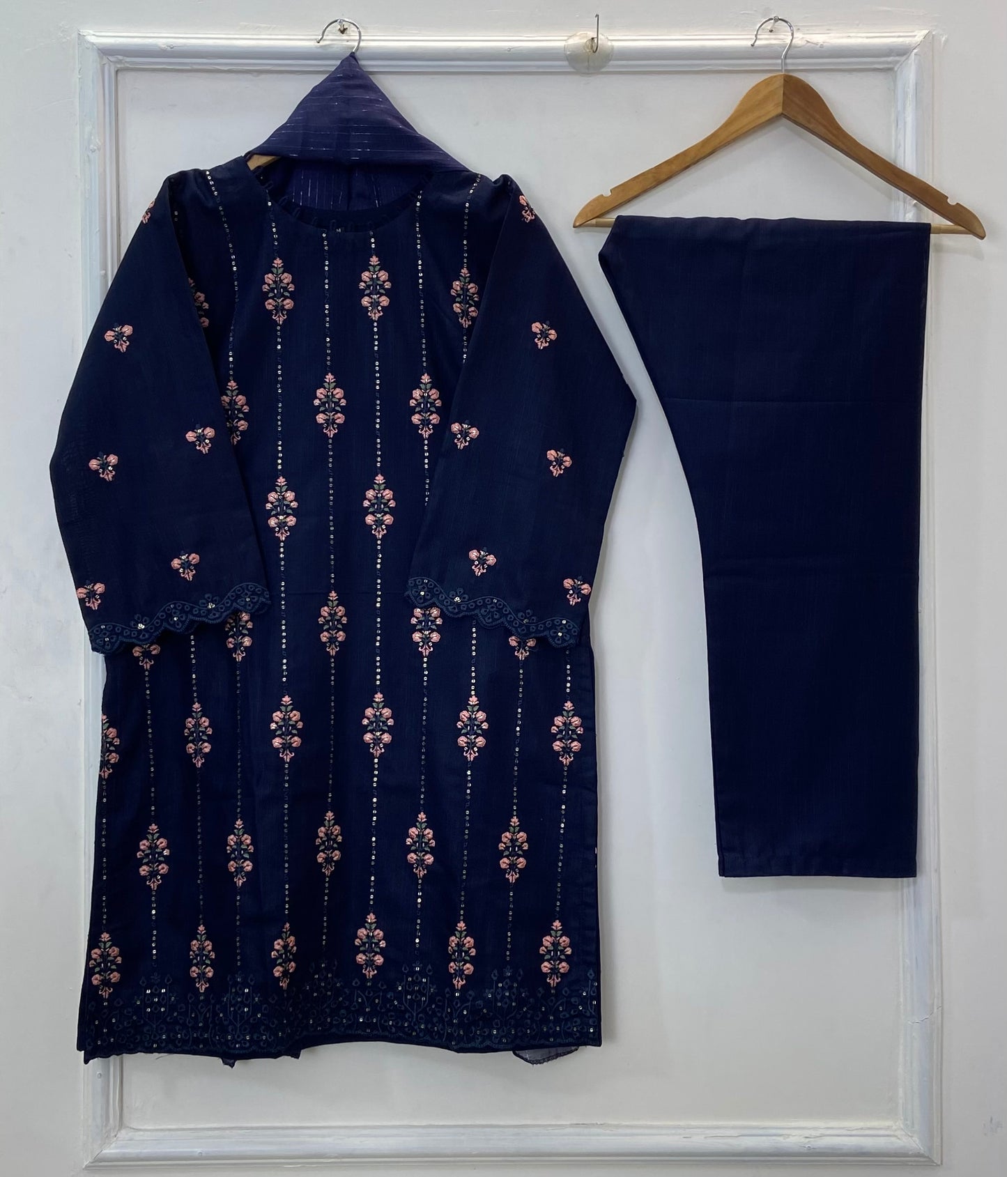 Chicken Kari Embroidered Chic 3PC (Khaddar) D-273