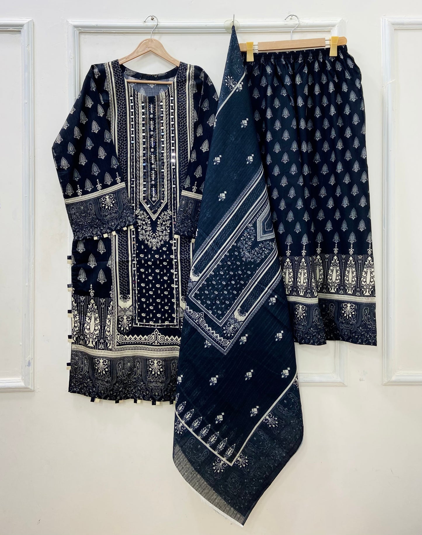 Noor-e-Aaina | 3PC Lawn D-573