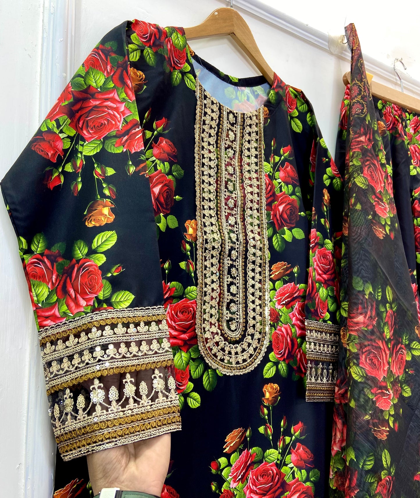 Gulnar Silk Sequins 3PC (Silk) D-251