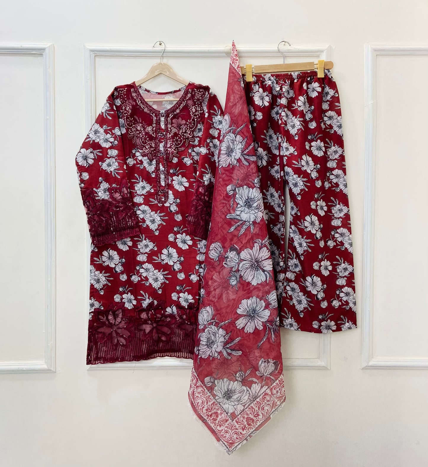 Floral Aura Embroidered 3PC (Bana Dora Silk) D-389