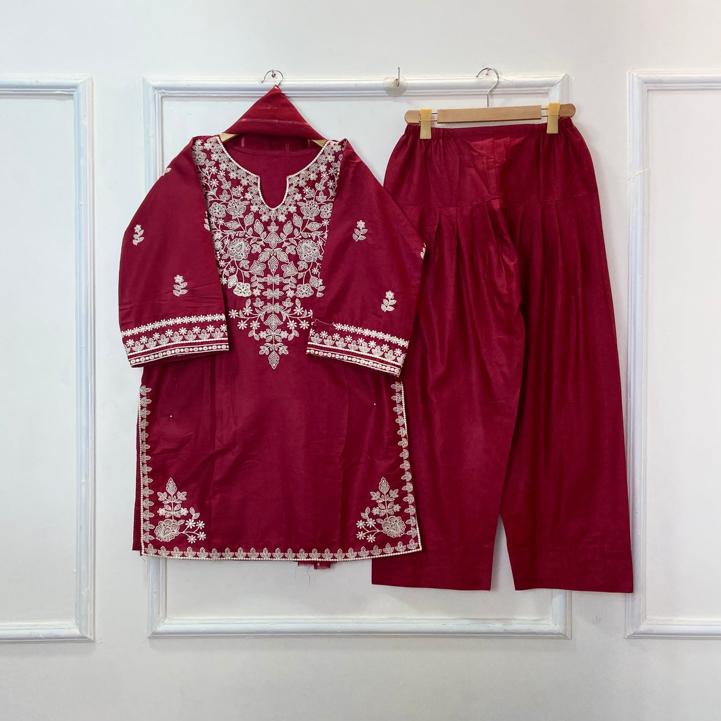 Floral Bunch Embroidered 3PC (Premium Cotton) D-371