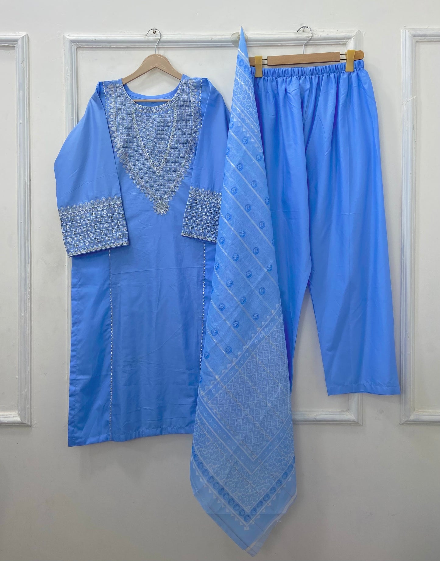 Taj Embroidered 3PC (Premium Cotton) D-458