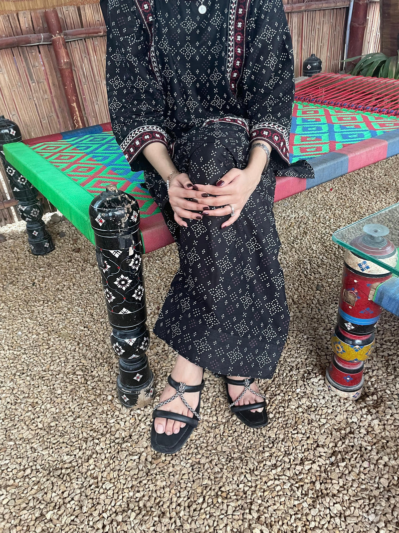 Embroidered Farshi 3PC (Lawn) 18