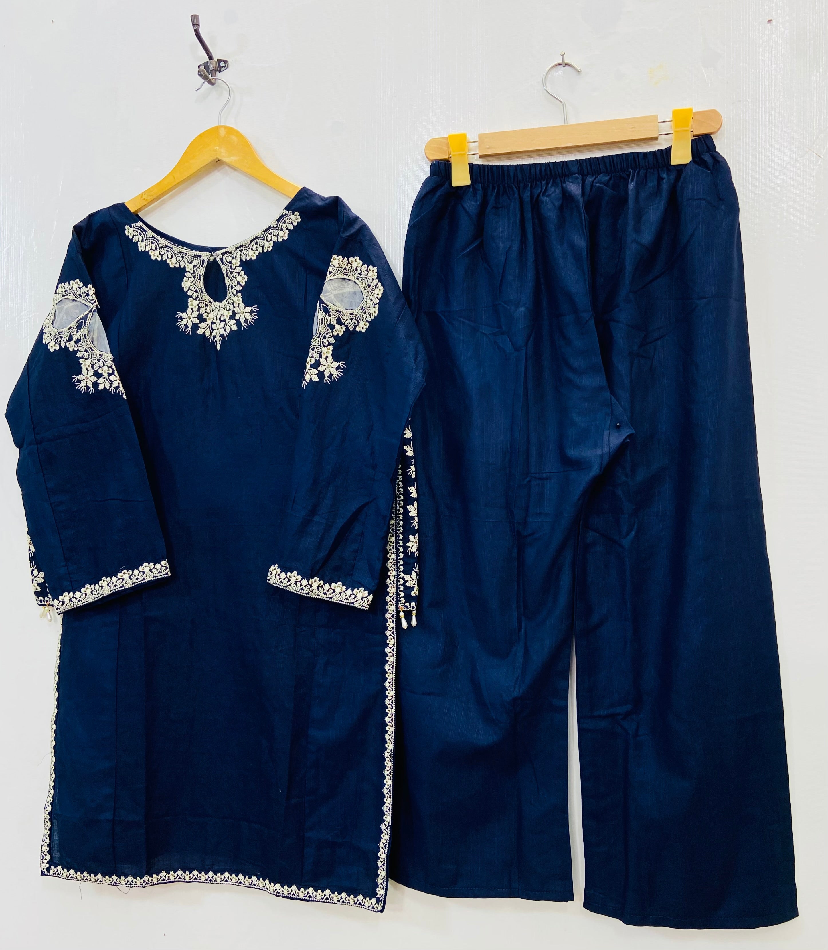 Dreamy Front Back Embroidered 2PC (Best Seller) (Khaddar) D-143