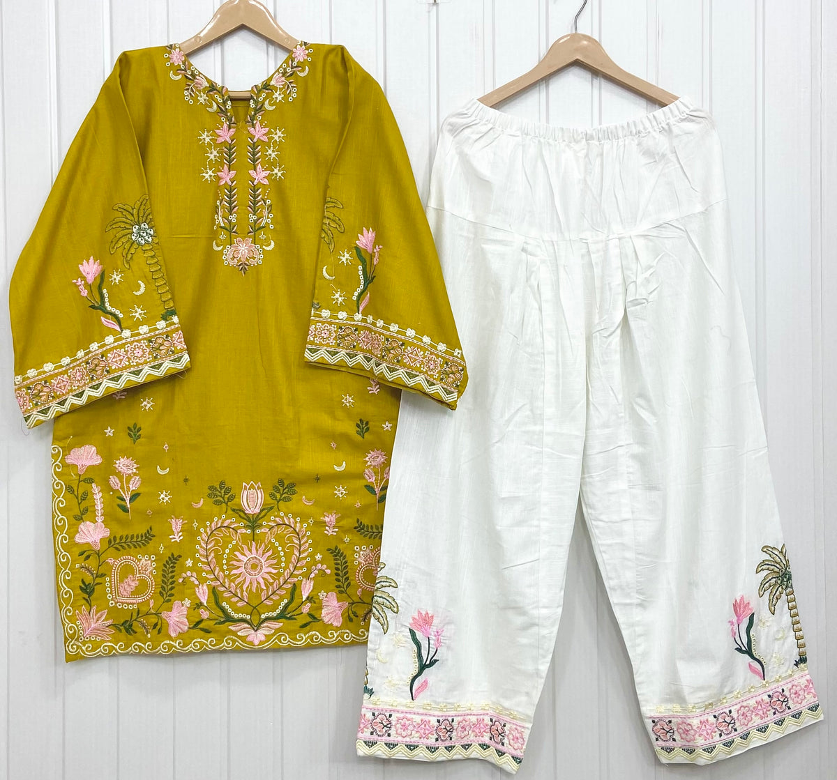 Article: D-1161 Khaddar