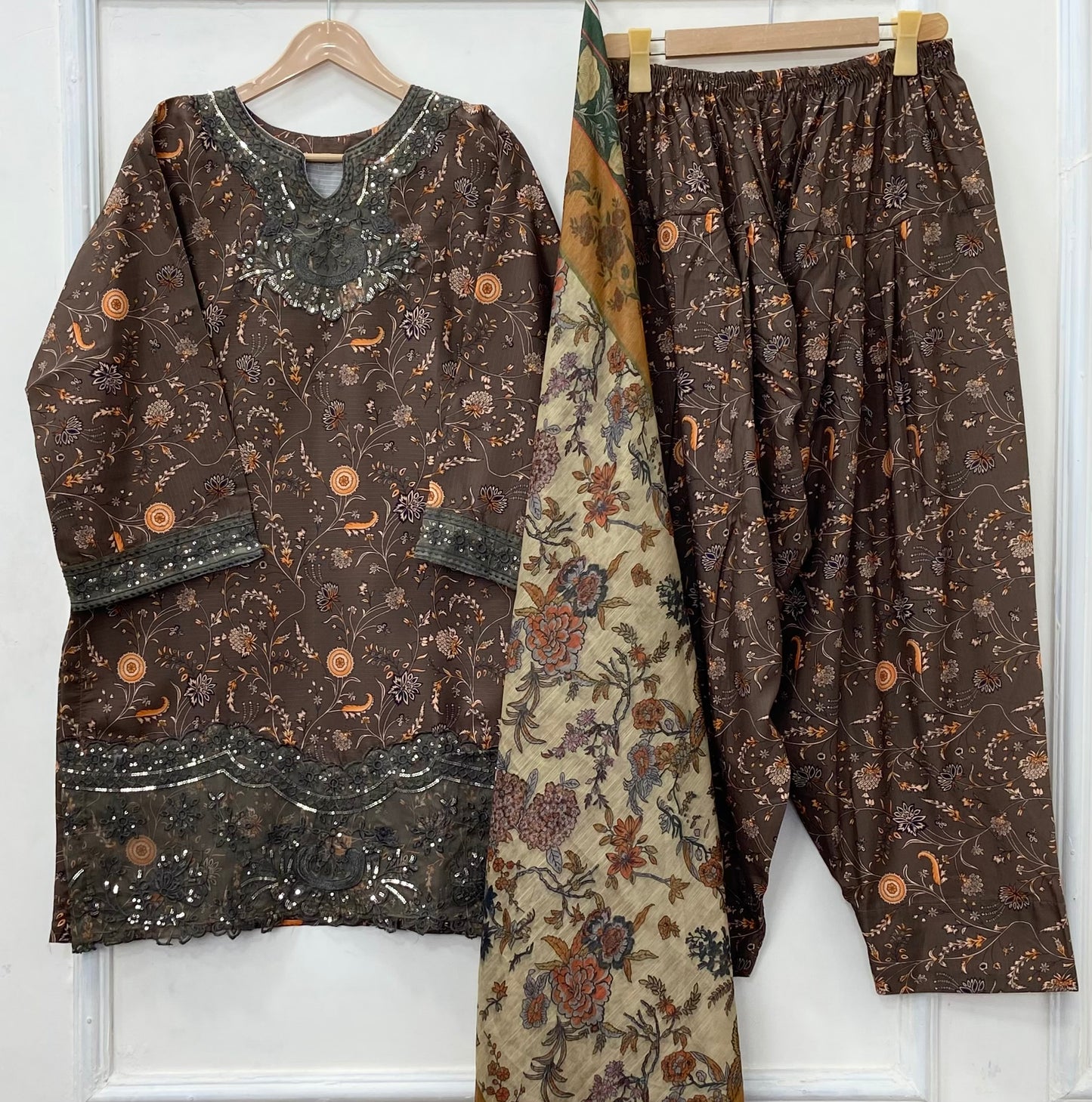 Sequins Embroidered Series: 3PC (Bana Dora Silk) D-467