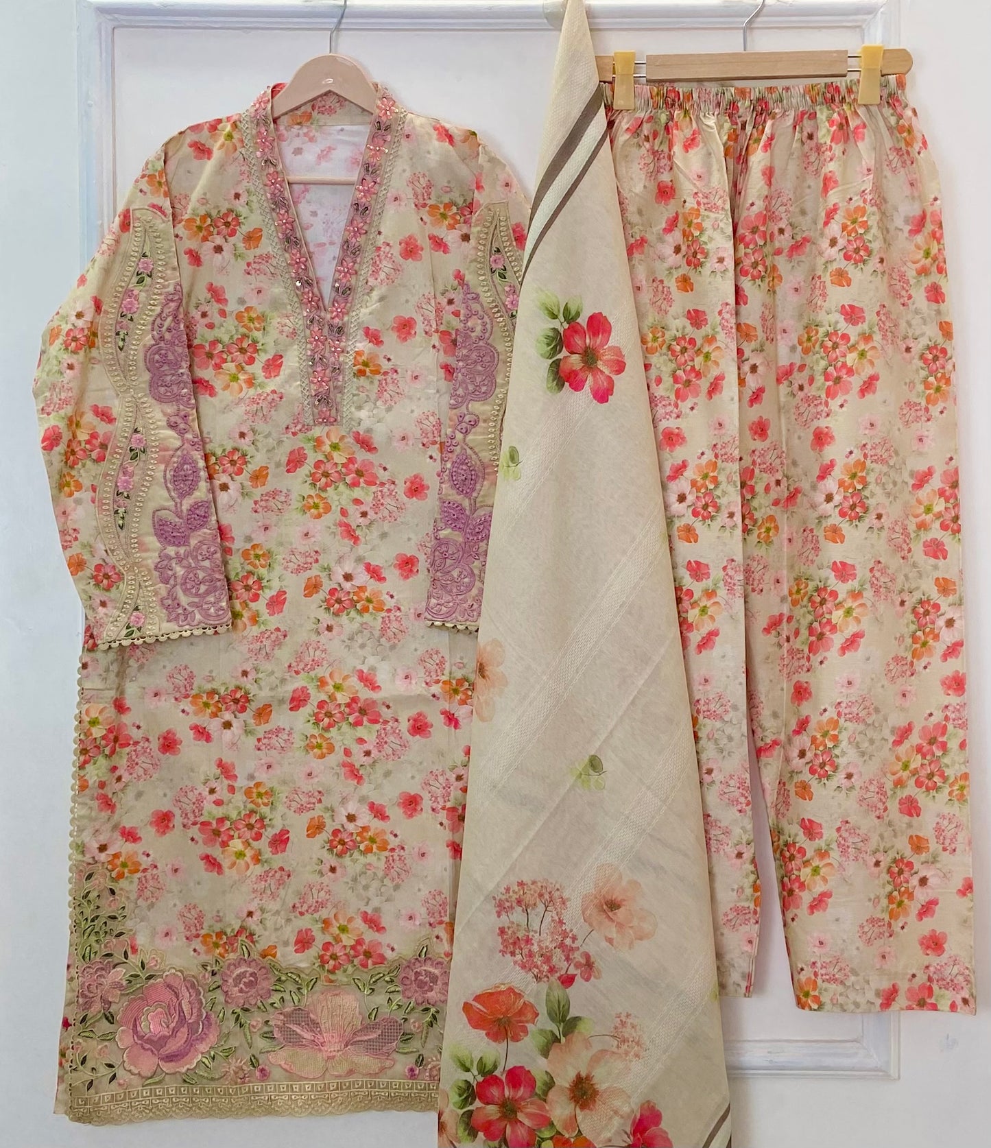 Creamy Floral Embroidered 3PC (Premium Cotton) D-340