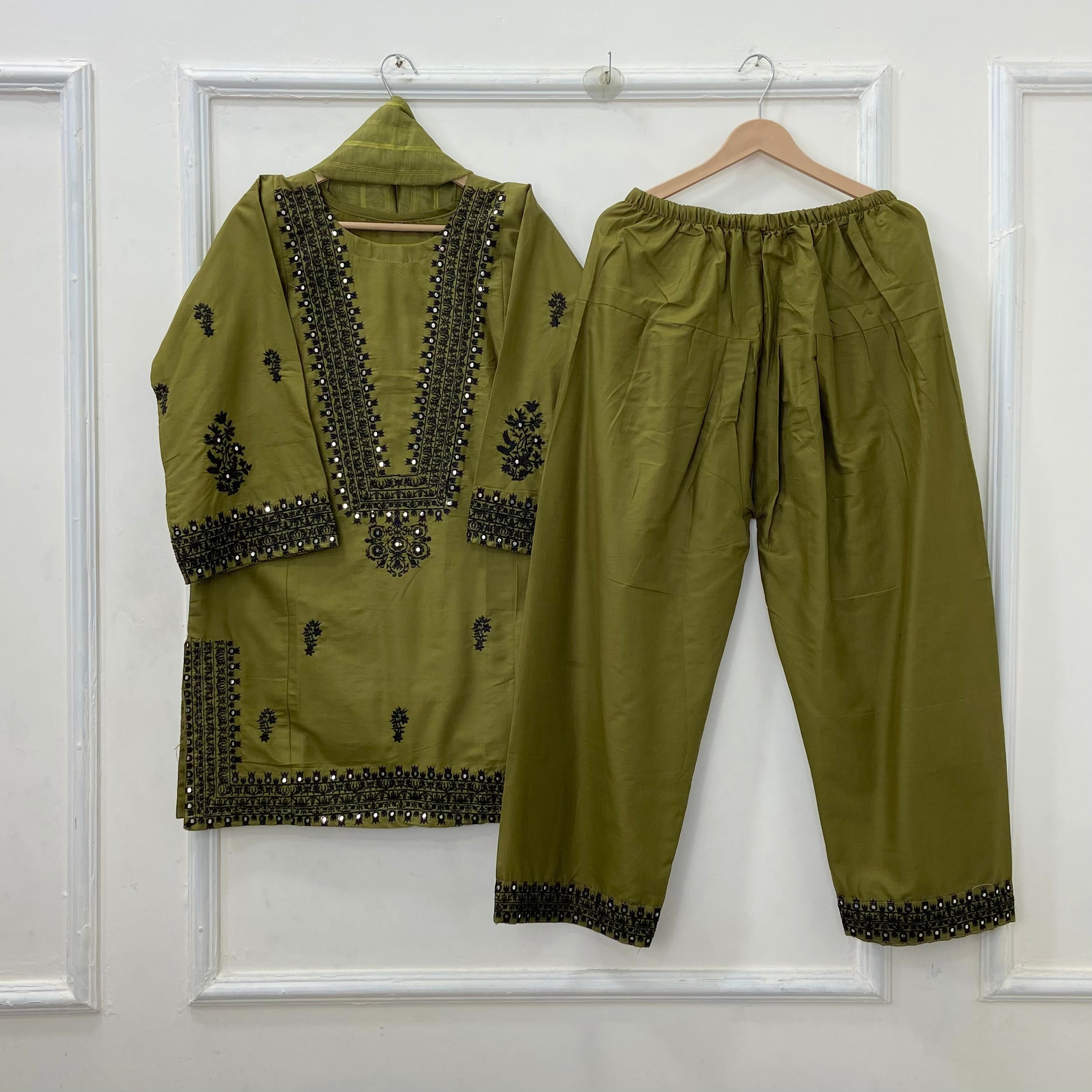 Foil Embroidered Bliss 3PC (Premium Cotton) D-454