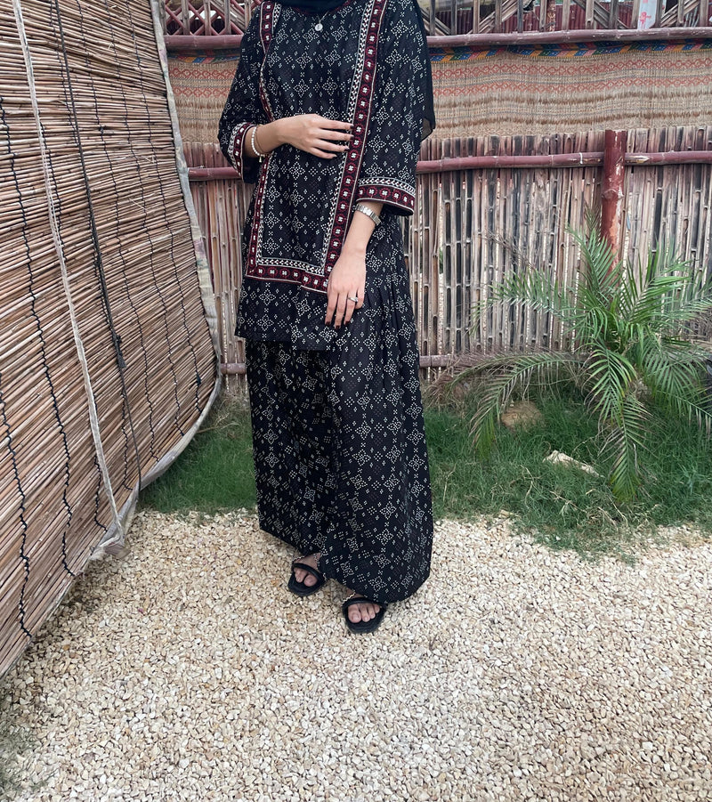 Embroidered Farshi 3PC (Lawn) 18