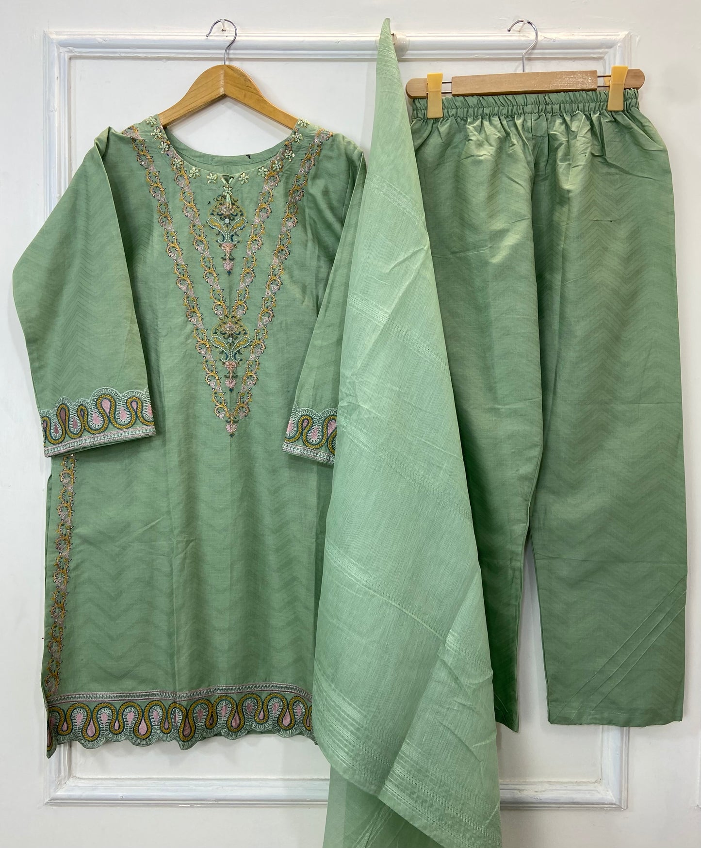 Desi Dastkaar 3PC (Winter Cotton) D-178
