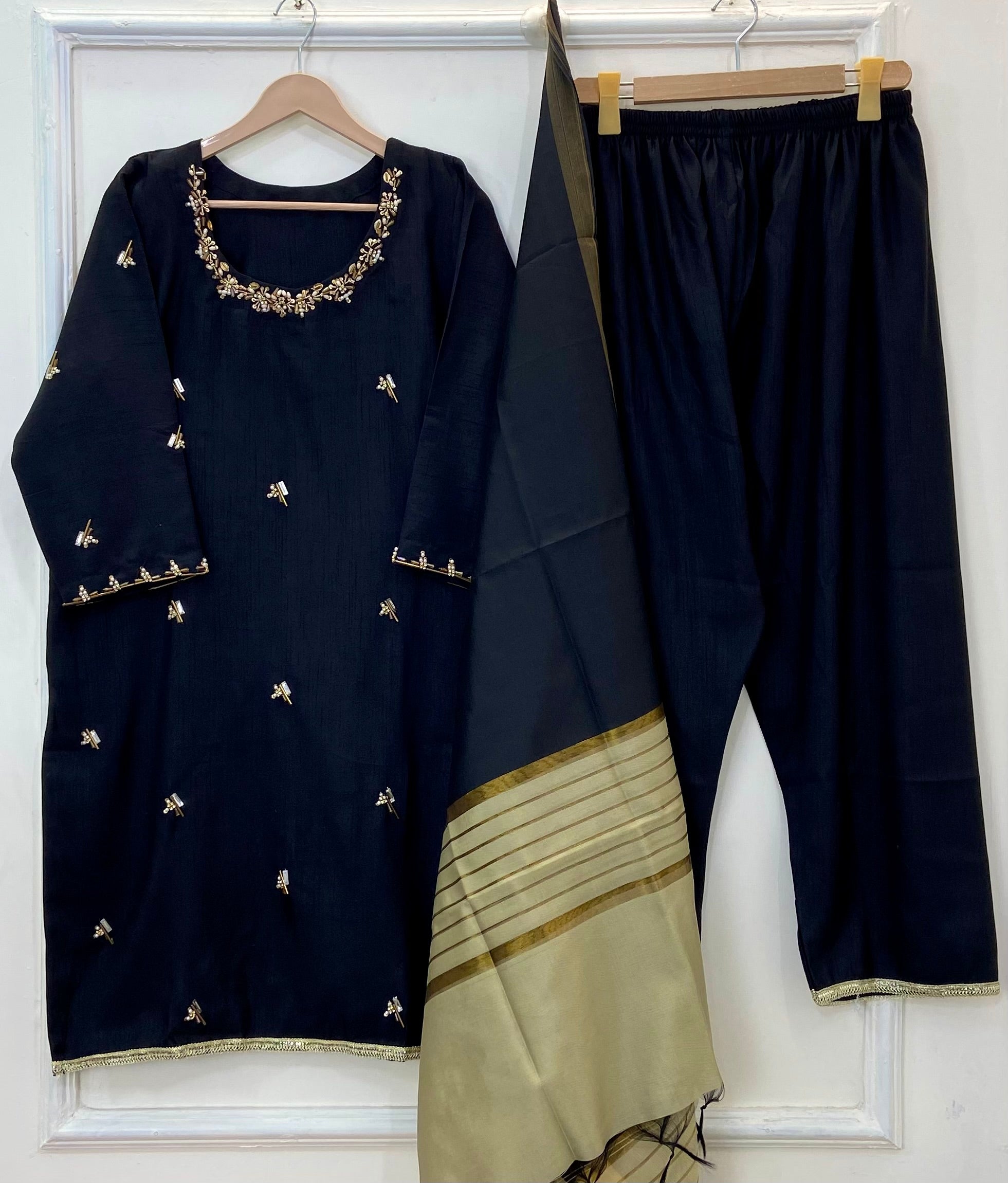 Royale Handcrafted Series: 3PC (Raw Silk) D-250