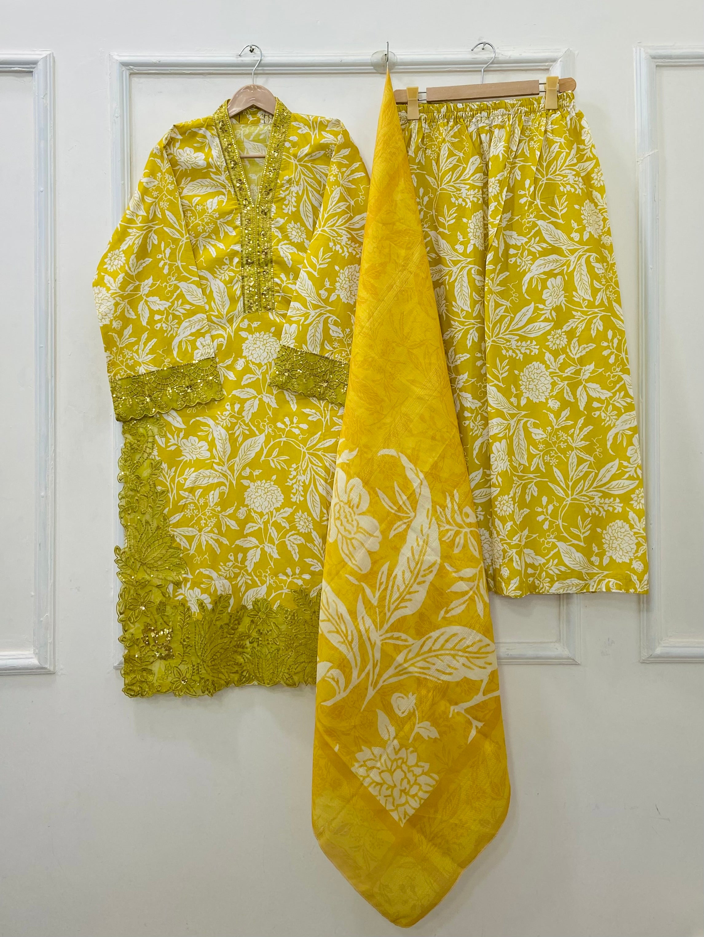 Buttercup Bloom 3PC (Lawn) D-508 – Rangeen Dhaage