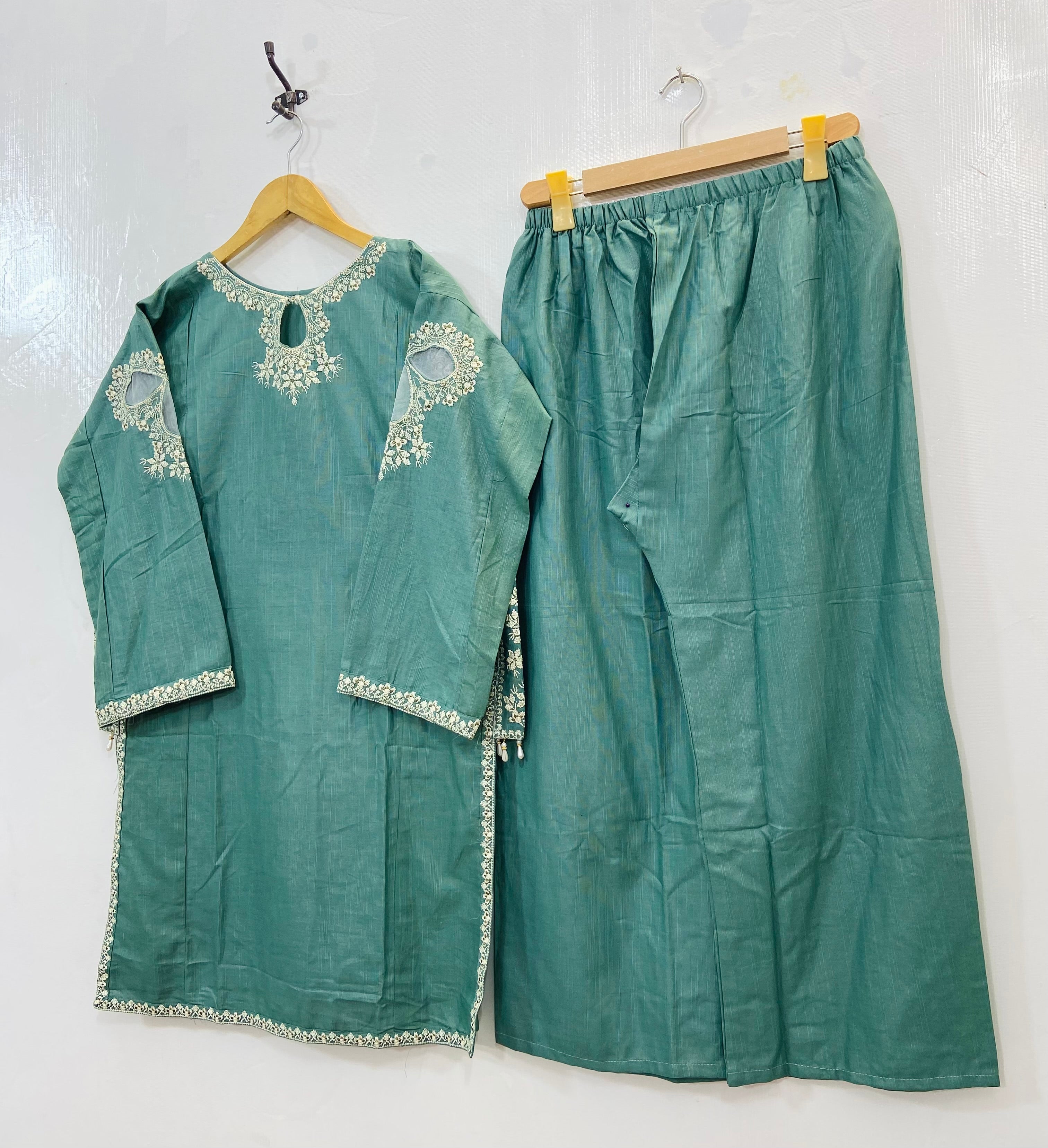 Dreamy Front Back Embroidered 2PC (Best Seller) (Khaddar) D-143
