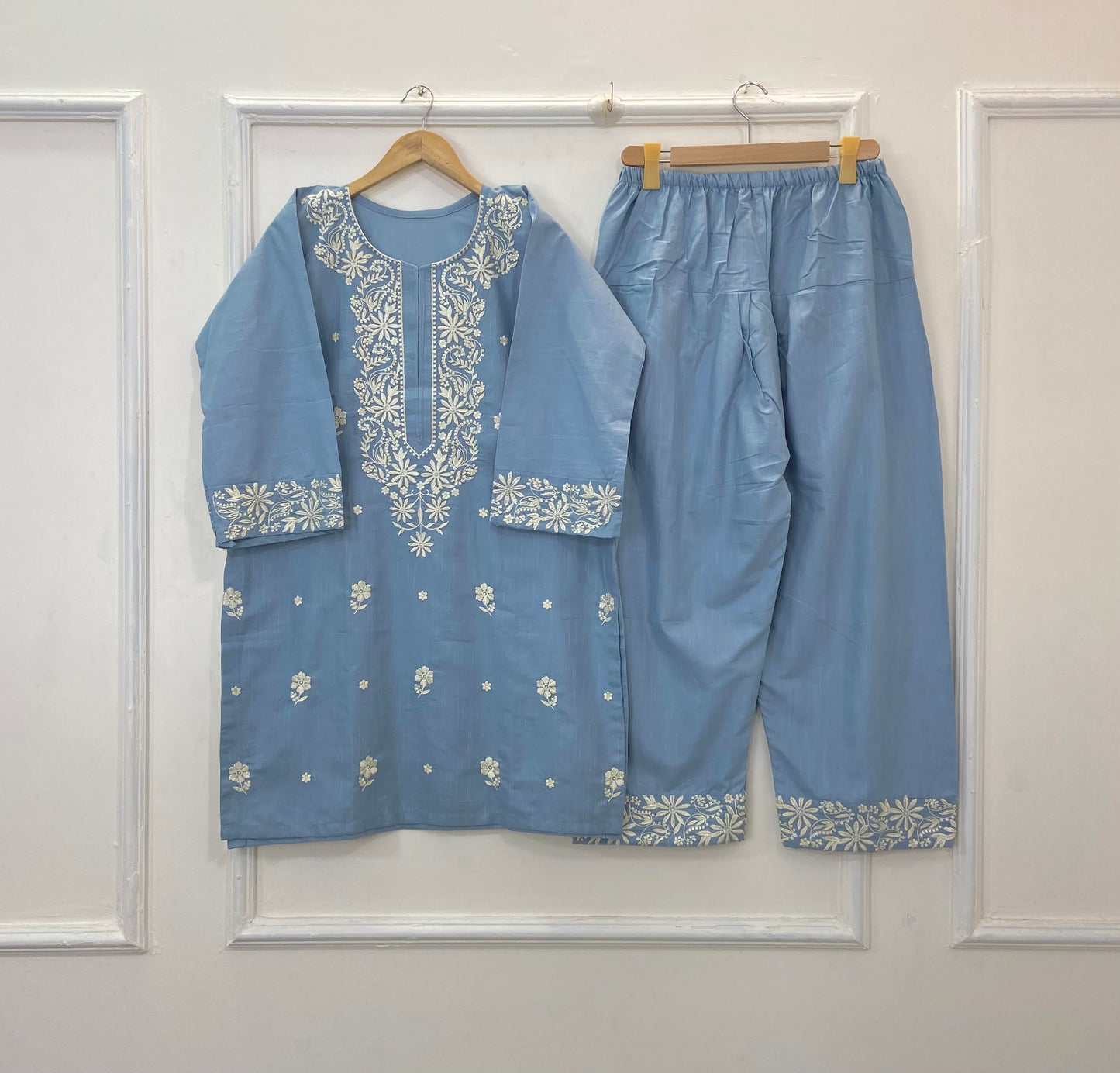 Trendy Embroidered Farshi Shalwar 2PC (Khaddar) D-235