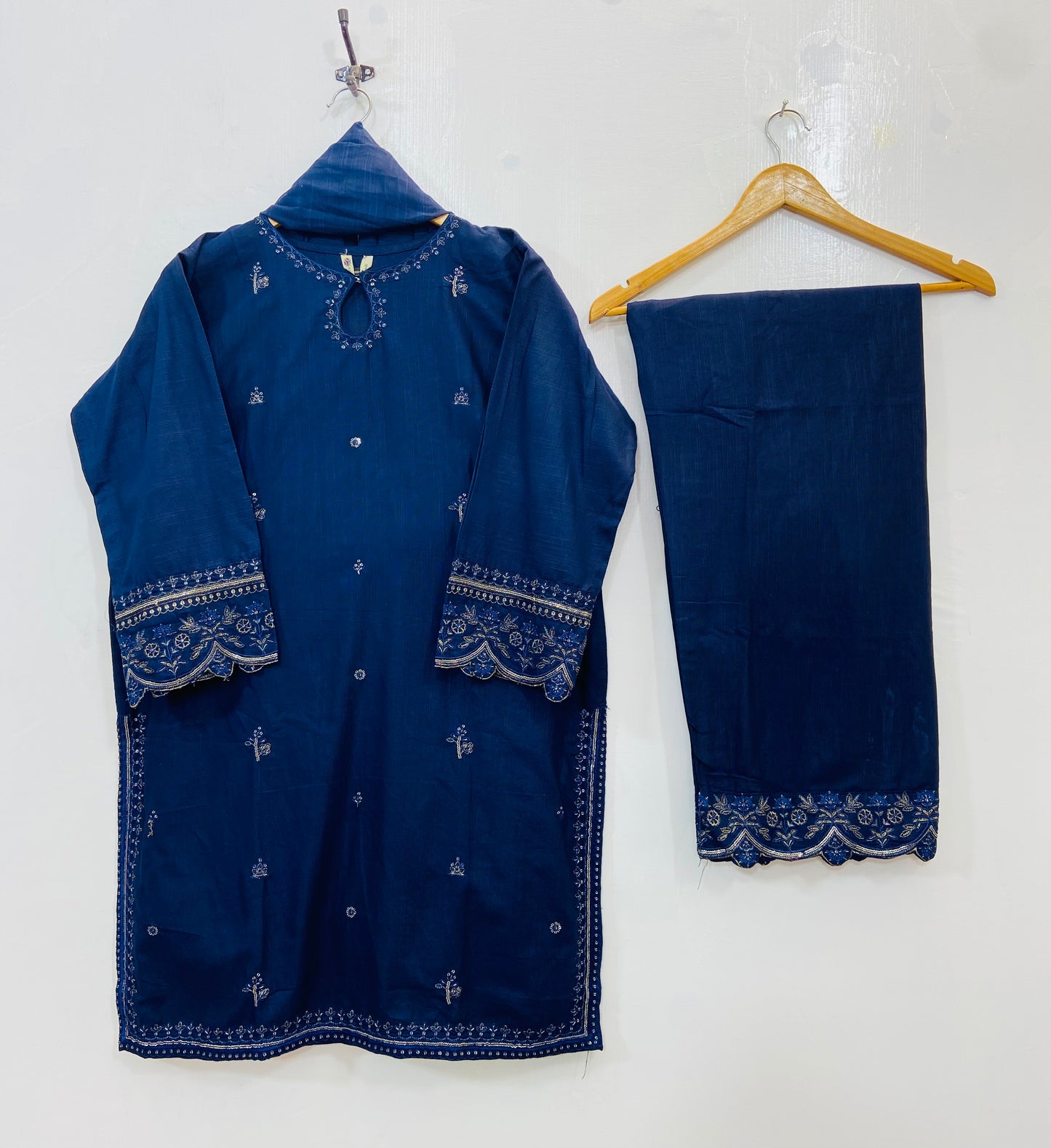 Embellished Beauty 3PC (Khaddar) D-127