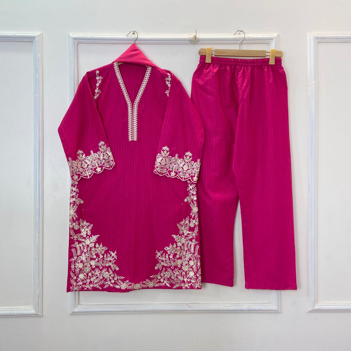 Richly Embroidered Luxe 3PC (Khaddar) D-330