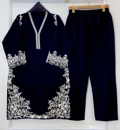 Richly Embroidered Luxe 3PC (Khaddar) D-330