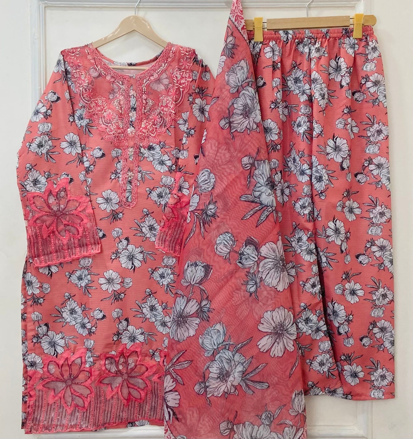 Floral Aura Embroidered 3PC (Bana Dora Silk) D-389
