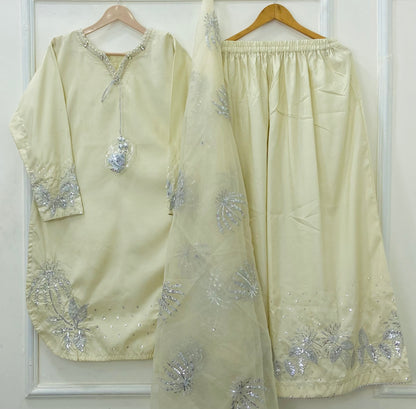 Laila Embroidered 3PC (Sheesha Silk) D-460