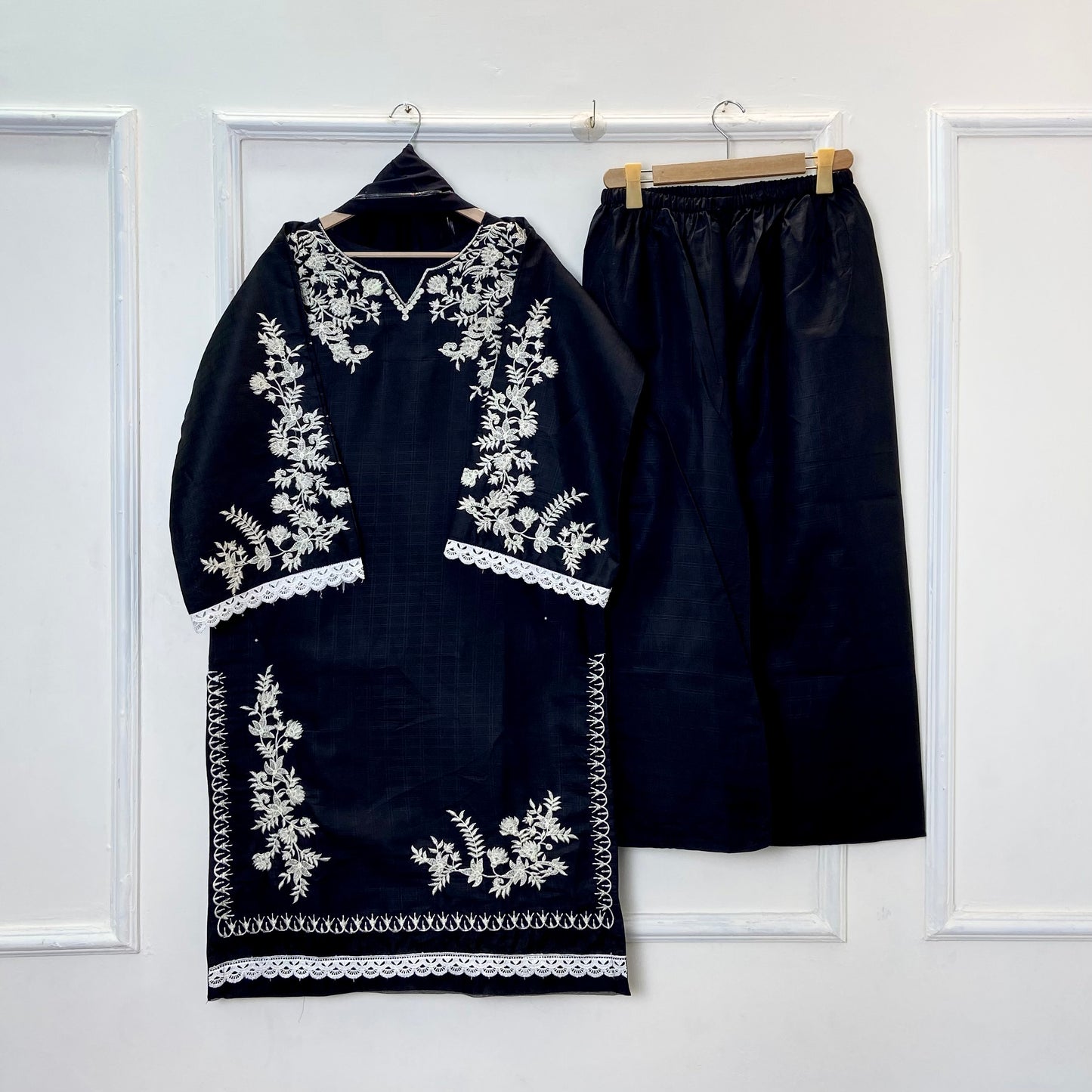 Jall Embroidered 3PC (Premium Cotton) Hit Code D-359
